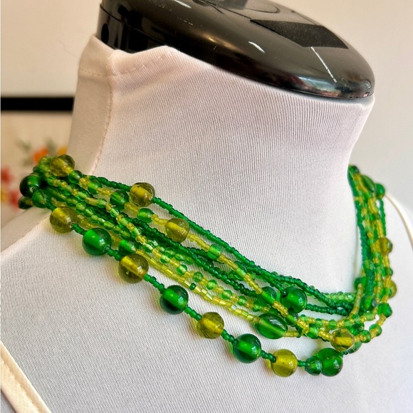 Vintage Multistrand Green Glass Beaded Necklace - Picture 2 of 4